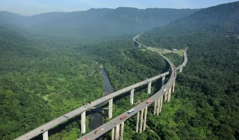 Sistema Anchieta-Imigrantes tem tráfego intenso