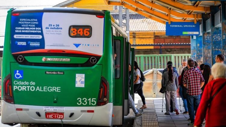 Ônibus de Porto Alegre terão reajuste