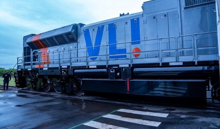 Ferrovia Centro-Atlântica recebe novas locomotivas e amplia logística em MG