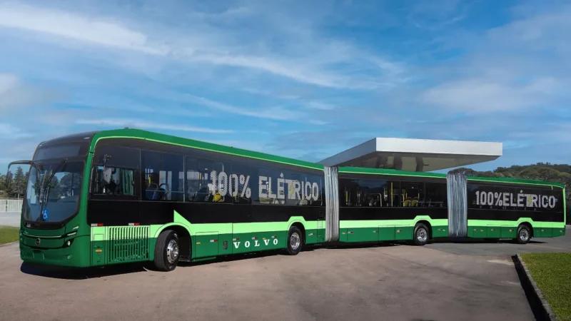 Goiânia inaugura frota pioneira de ônibus elétricos biarticulados no mundo