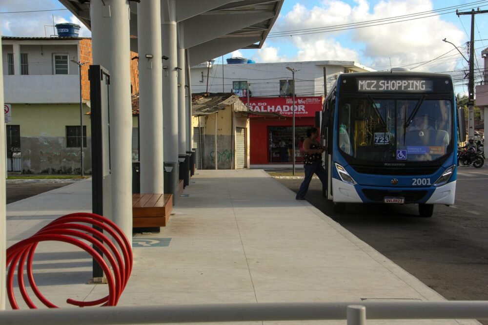 Maceió inaugura novo terminal e mudança surpreende quem usa ônibus 